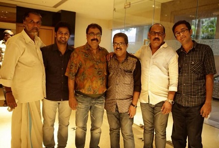 Santhivila Dinesh (Director) Wiki, Age, Wife, Biography, Family, Movies & Facts 10 Santhivila Dinesh with friends