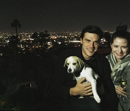 Sarah Roberts (Finn Wittrock's Wife) Wiki, Age, Biography, Kids, Family & Facts 7 Sarah Roberts with her hubby Finn and pet dog