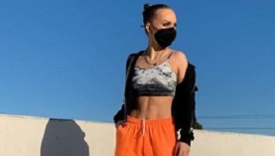 Savannah Lee May - Age, Height, Weight, Boyfriend, Biography, Family & Facts 18 Savannah Lee May shared a photo of her wearing mask during pandemic