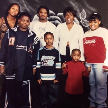 Shaquan Roberts with his family