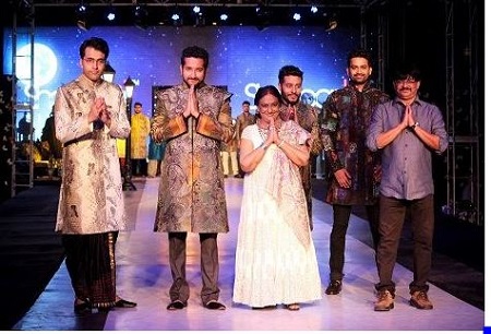 Sharbari Dutta Wiki, Age, Husband, Kids, Death, Biography & Facts 10 Sharbari Dutta and her son Amalin Datta in a fashion show
