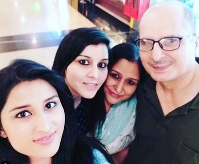 Sheen Dass Wiki, Age, Husband, Height, Weight, Biography & More 10 Sheen Dass enjoying quality time with her family