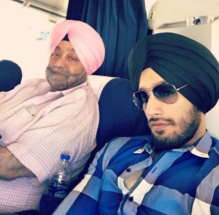 Shehzad Deol Wiki, Age, Girlfriend, Height, Family, Biography & Facts 9 Shehzad Deol with his dad Ravindra Singh Deol