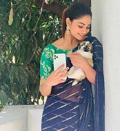 Shivani Narayanan 7 Shivani Narayanan with her pet dog Diamond
