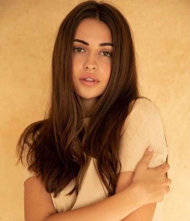 Simona Jesenska Wiki, Age, Height, Weight, Boyfriend, Biography & Facts 6 Simona Jesenska early life
