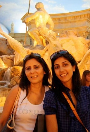 Simone Khambatta Wiki, Age, Husband, Family, Height, Weight, Biography & Facts 11 Simone Khambatta with her mother Saranga Kapur Khambatta