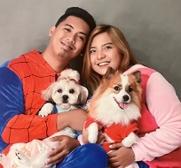 Viy Cortez: Age, Net worth, Height, Weight, Boyfriend, Biography & Facts 7 Viy Cortez and Cong TV with their pet dogs