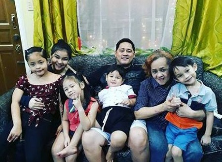 Xyriel Manabat Height, Weight, Age, Boyfriend, Family, Biography & Facts 12 Xyriel Manabat with family