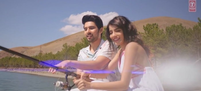 Aditi Hundia Wiki, Age, Boyfriend, Height, Family, Biography & Facts 19 Aditi Hundia was featured in a music video of Tootey Khaab by Armaan Malik