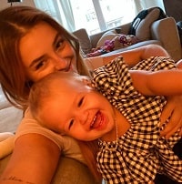 Alicia Moffet Age, Height, Weight, Boyfriend, Biography, Family & More 5 Alicia Moffet & Billie Lou Mentink