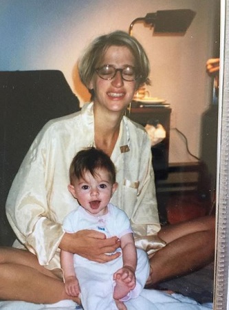 Dorinda Medley Wiki, Age, Husband, Net worth, Biography & More 7 An old photo of Dorinda Medley with her daughter Hannah Lynch