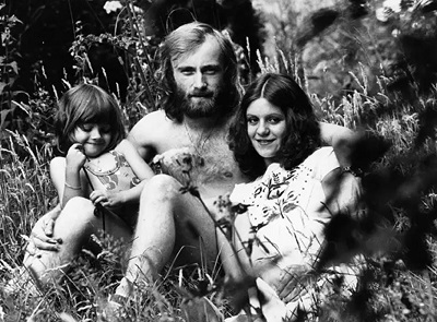 Andrea Bertorelli Wiki, Age (Phil Collins' Ex-wife) Kids, Biography & Facts 8 Andrea Bertorelli snapped during photoshoot
