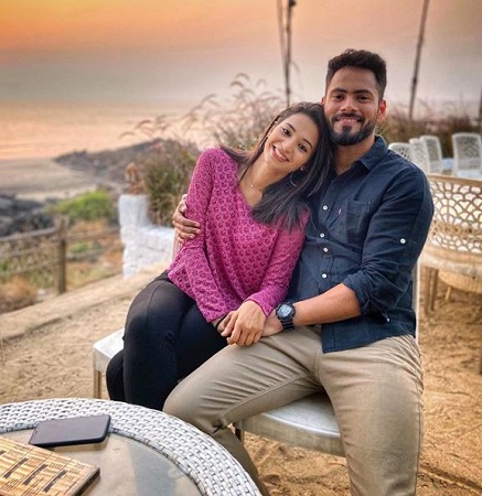 Anjali Barot Wiki, Age, Boyfriend, Height, Family, Biography & More 16 Anjali Barot with her boyfriend Gaurav Arora