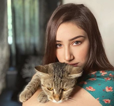 Aroob Khan Wiki, Height, Age, Boyfriend, Family, Biography & More 16 Aroob Khan pet