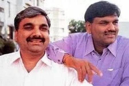 Atur Mehta Wiki (Harshad Mehta's Son) Age, Wife, Net worth, Biography & Facts 5 Atur Mehta's father Harshad Mehta and uncle Ashwin Mehta