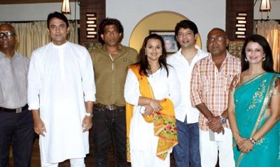 Avinash Kharshikhar family