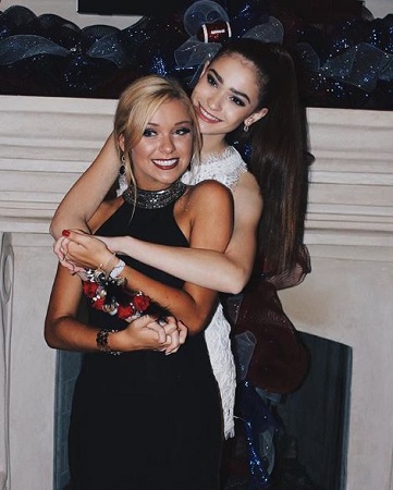 Bianca Finch: Biography, Age, Height, Weight, Boyfriend, Family & Facts 16 Bianca Finch with her bestie Anna