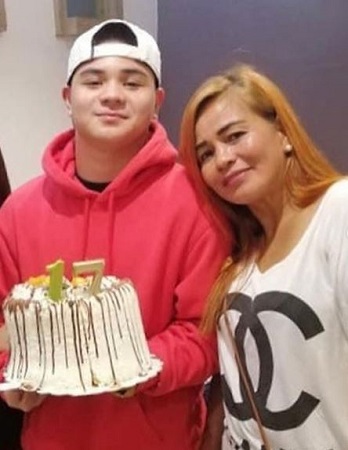 Bugoy Cariño Height, Weight, Age, Girlfriend, Biography, Family & More 8 Bugoy Cariño with his mother