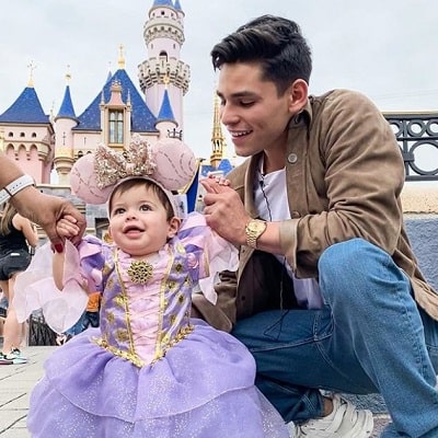 Catherine Gamez Wiki, Age, Boyfriend, Family, Height, Biography & More 12 Catherine Gamez's daughter Rylie García and partner Ryan Garcia during their first Disneyland trip together