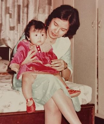 Childhood picture of Liz Uy with her mother Nenette Uy