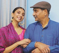 Dolly Singh Age, Height, Weight, Husband, Family, Biography & Facts 8 Dolly Singh with her dad