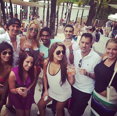 Elizabeth Lyn Vargas enjoying beach party with friends