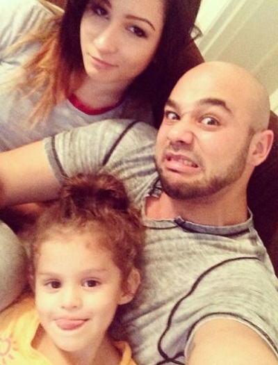 Fandy in a snap with Boyfriend & Daughter