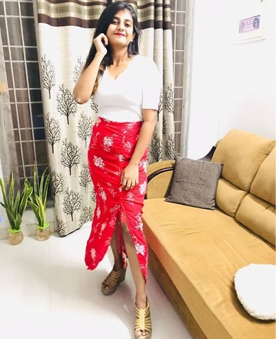 Gabriella Charlton (Bigg Boss) Age, Boyfriend, Height, Caste, Biography & Facts 8 Gabriella Charlton Height & weight