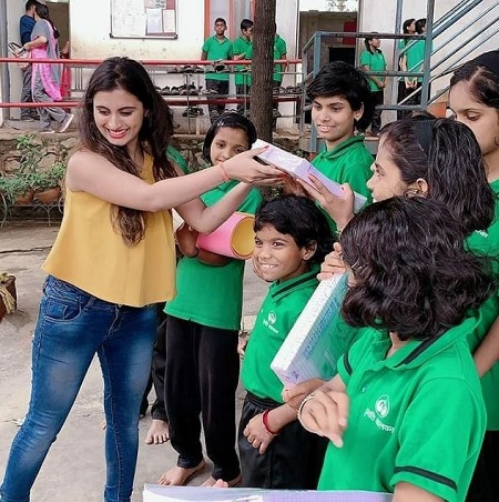 Gunnjan Aras Wiki, Age, Boyfriend, Height, Family, Biography & Facts