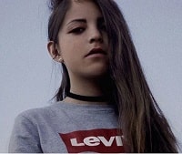 Ignacia Antonia Wiki, Age, Boyfriend, Height, Family, Biography & More 19 Ignacia Antonia wearing Levis brand