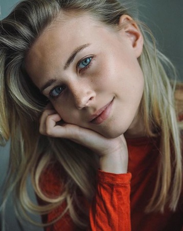 Jeanne Goursaud Wiki, Age, Boyfriend, Height, Family, Biography & More 13 Jeanne Goursaud facts