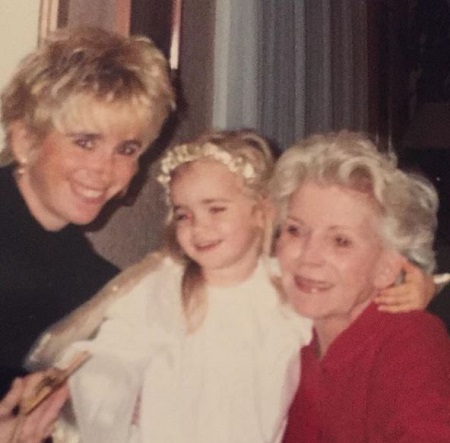 Jill Tavelman with her mom Jane Hale and daughter Lily Collins