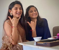 Kanika Mann Height, Weight, Age, Boyfriend, Family, Biography & Facts 8 Kanika Mann with her sister Simran Mann