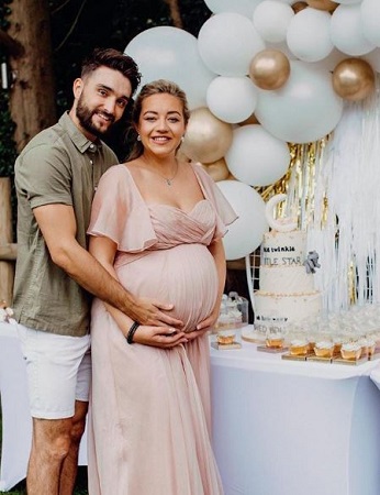 Kelsey Hardwick Wiki (Tom Parker's Wife) Age, Biography, Kids & Facts 7 Kelsey Hardwick and her husband Tom Parker