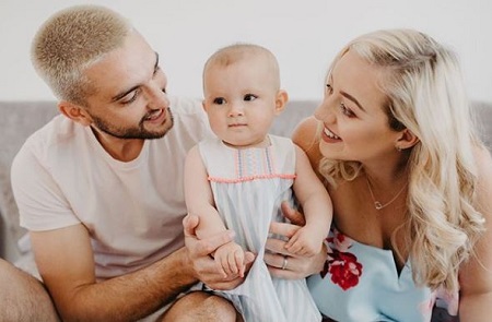 Kelsey Hardwick Wiki (Tom Parker's Wife) Age, Biography, Kids & Facts 10 Kelsey Hardwick with her husband Tom Parker, and daughter Aurelia Rose