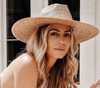 Lauri Peterson Wiki, Age, Husband, Net worth, Family, Biography & Facts 7 Lauri Peterson daughter Ashley Zarlin
