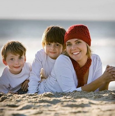 Leanza Cornett Height, Weight, Age, Husband, Children, Biography & More 7 Leanza Cornett with her sons Kai Harper and Avery James