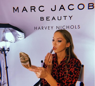 Lila Moss Height, Weight, Age, Boyfriend, Family, Biography & Facts 13 Lila Moss with her favorite beauty brand Marc Jacob