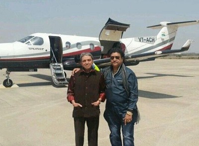 Mahesh Kanodia Age, Wife, Children, Death, Family, Biography & More 5 Mahesh Kanodia and Naresh Kanodia at airport