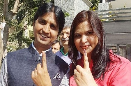 Manju Sharma (Kumar Vishwas' Wife) Wiki, Age, Kids, Biography & Family 5 Manju Sharma and Kumar Vishwas