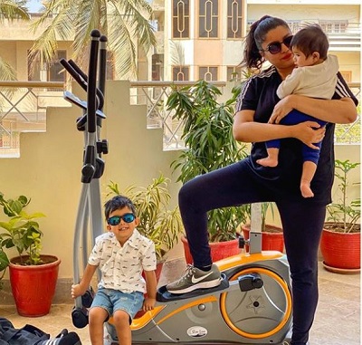 Moomal Asif Wiki, Age, Husband, Diet Plan, Family, Biography & Facts 14 Moomal Asif pictured during a quick work out with her boys