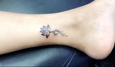 Naina Singh Wiki, Height, Age, Boyfriend, Family, Biography & More 17 Naina Singh lotus tattoo on her leg
