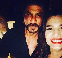 Naina Singh Wiki, Height, Age, Boyfriend, Family, Biography & More 8 Naina Singh with Shahrukh Khan