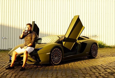Navid Alpha wiki, Age, Net worth, Wife, Family, Biography & Facts 2 Navid Alpha with his Car