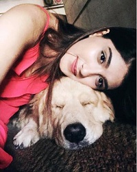 Nimrit Kaur Ahluwalia Height, Weight, Age, Husband, Biography & Family 4 Nimrit Kaur Ahluwalia with her pet