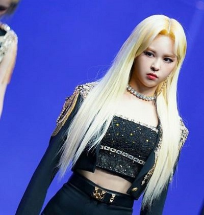 EU (Everglow) Age, Height, Weight, Boyfriend, Biography & Facts 10 Park Jiwon