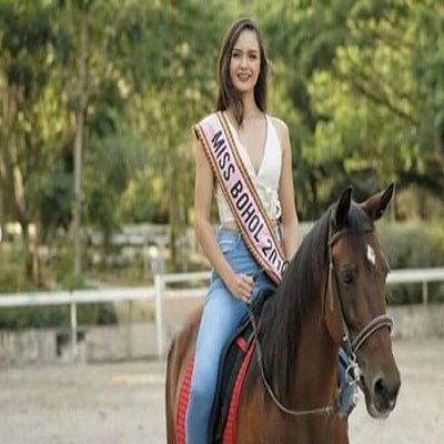 Pauline Amelinckx Height, Weight, Age, Boyfriend, Family, Biography & More 25 Pauline Amelinckx horse riding