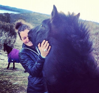 Phoebe Hooke Wiki, Age, Husband, Height, Family, Biography & Facts 14 Phoebe Hooke loves horses