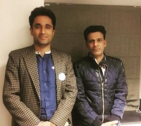 Pradeep Bhandari Wiki, Age, Wife, Family, Salary, Biography & Facts 8 Pradeep Bhandari with actor Manoj bajpai