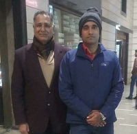 Pradeep Bhandari Wiki, Age, Wife, Family, Salary, Biography & Facts 4 Pradeep Bhandari with his father